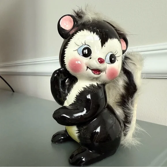 Set of 2 antique skunk banks - Picture 15 of 15